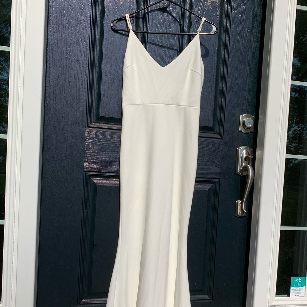 White Lulu’s dress